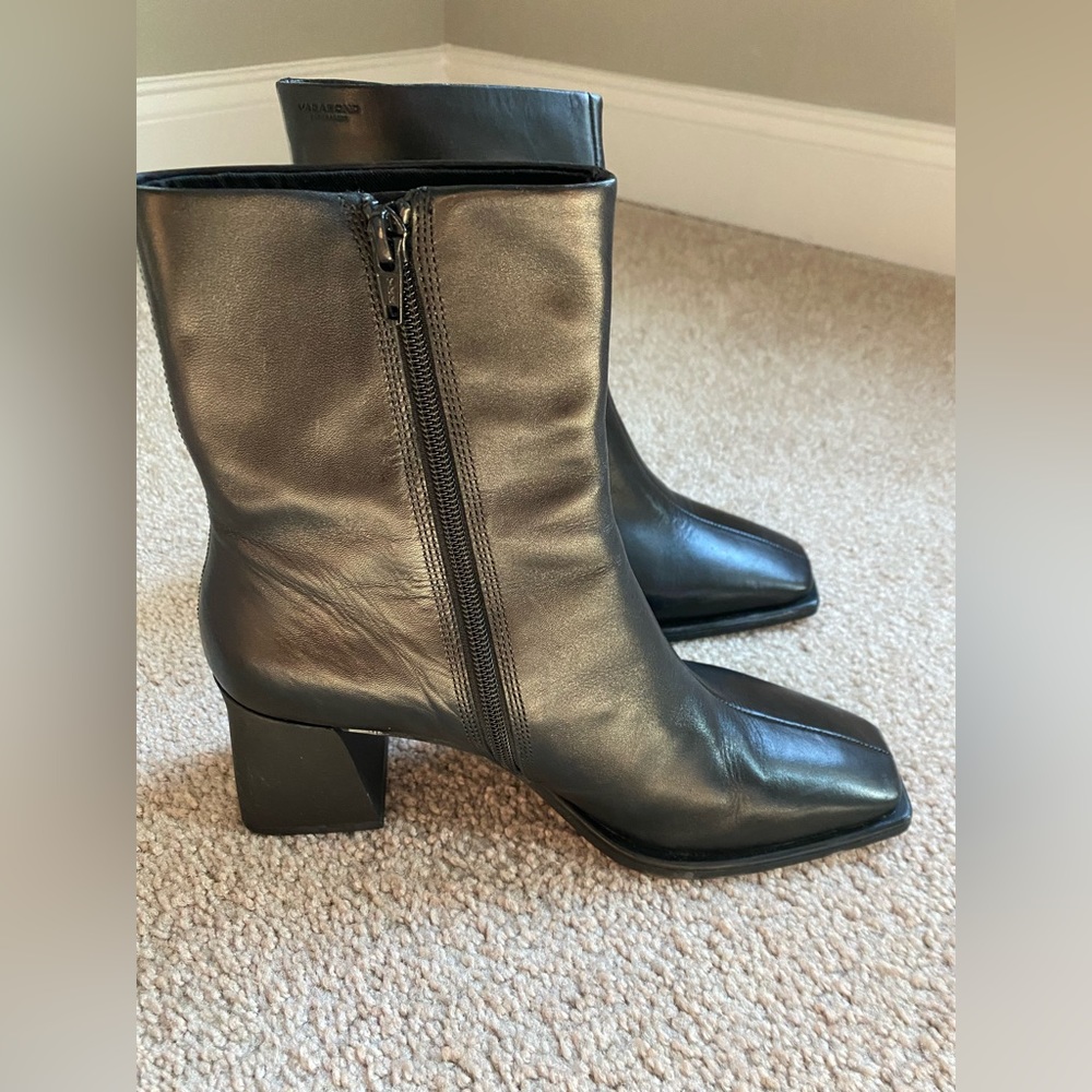 Vagabond Shoemakers Hedda Bootie- size 8US